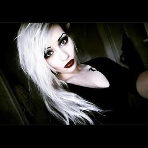 Meet your Posher, Mallory